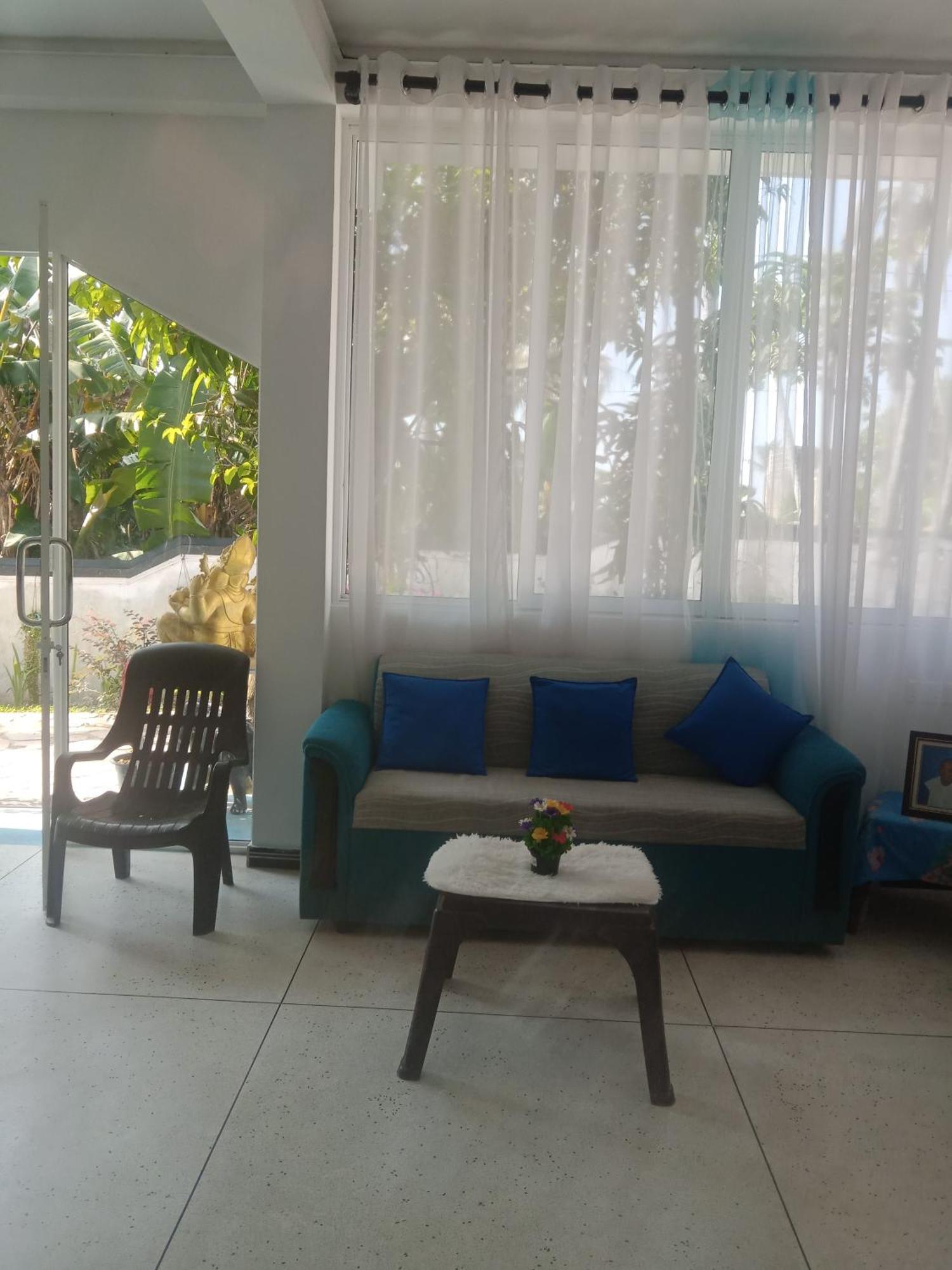 Moon Light Guest Bed & Breakfast Mirissa Bagian luar foto
