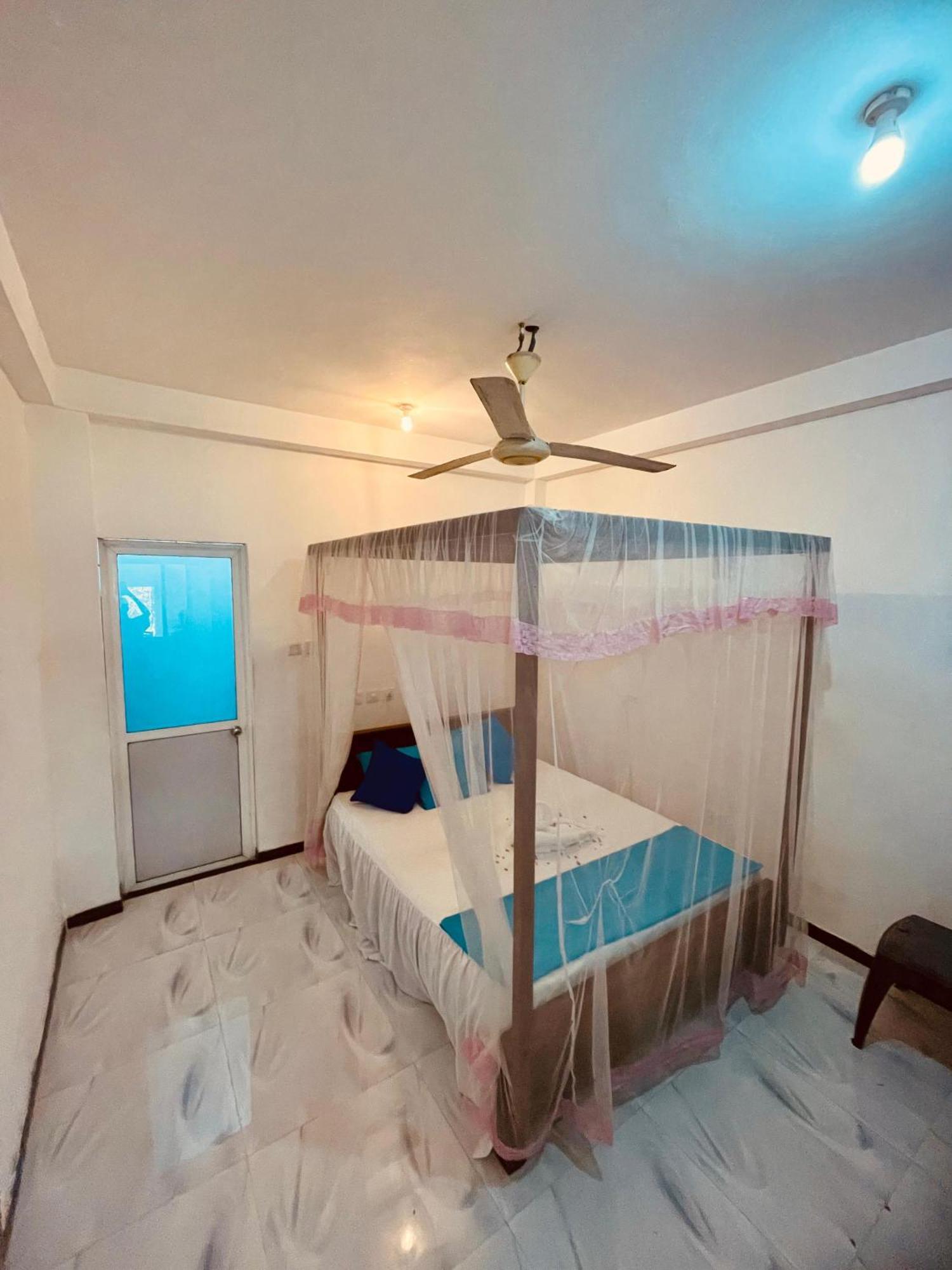 Moon Light Guest Bed & Breakfast Mirissa Bagian luar foto