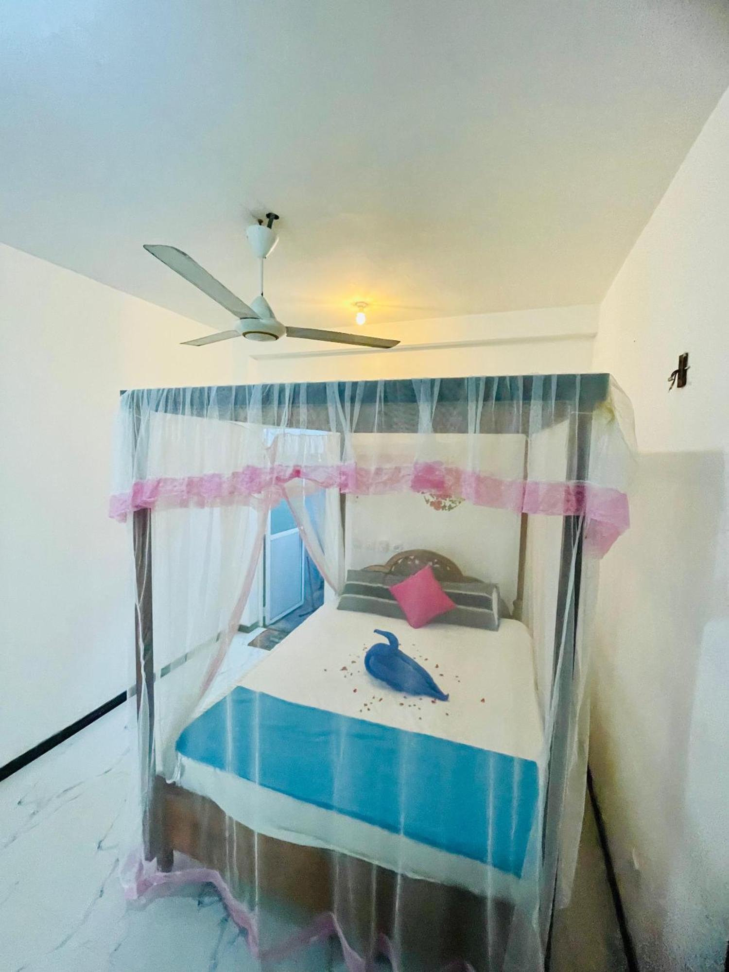 Moon Light Guest Bed & Breakfast Mirissa Bagian luar foto